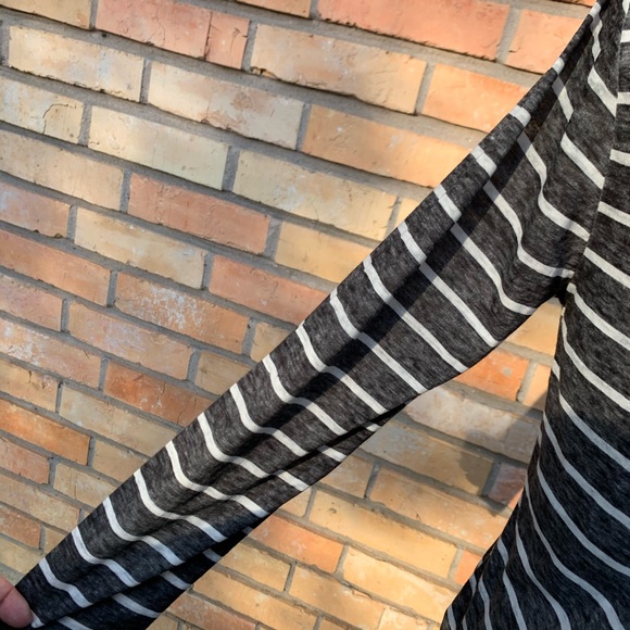 Derek Heart Gray long sleeve striped pocket T Sz L - Picture 6 of 8